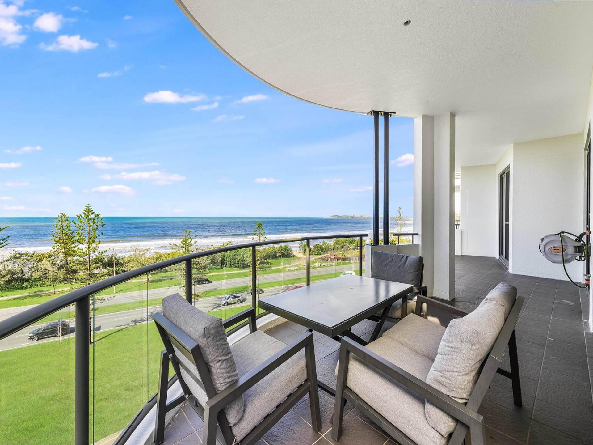 Meridian Alex Beach Apartments Alexandra Headland Exterior photo