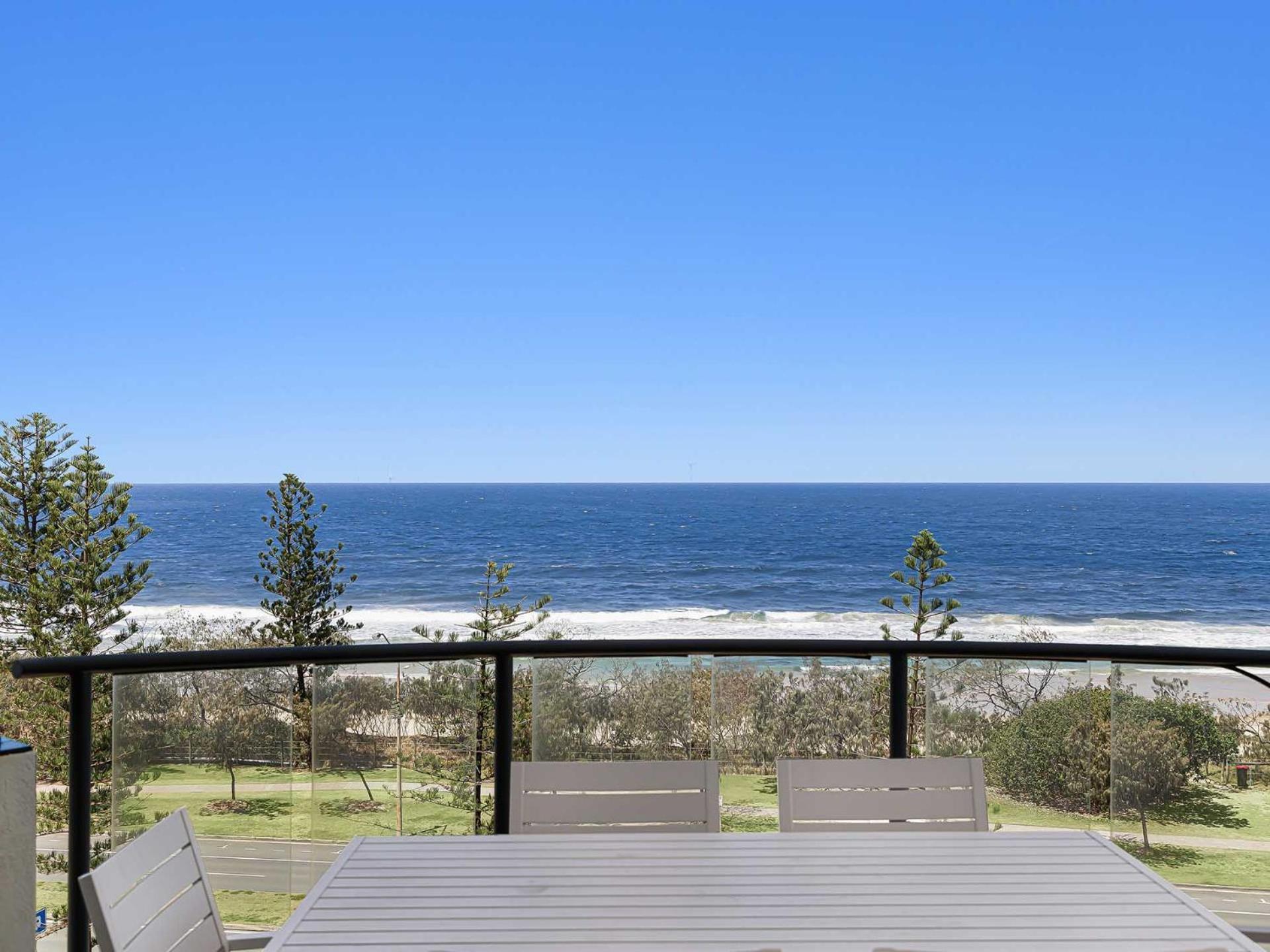 Meridian Alex Beach Apartments Alexandra Headland Exterior photo