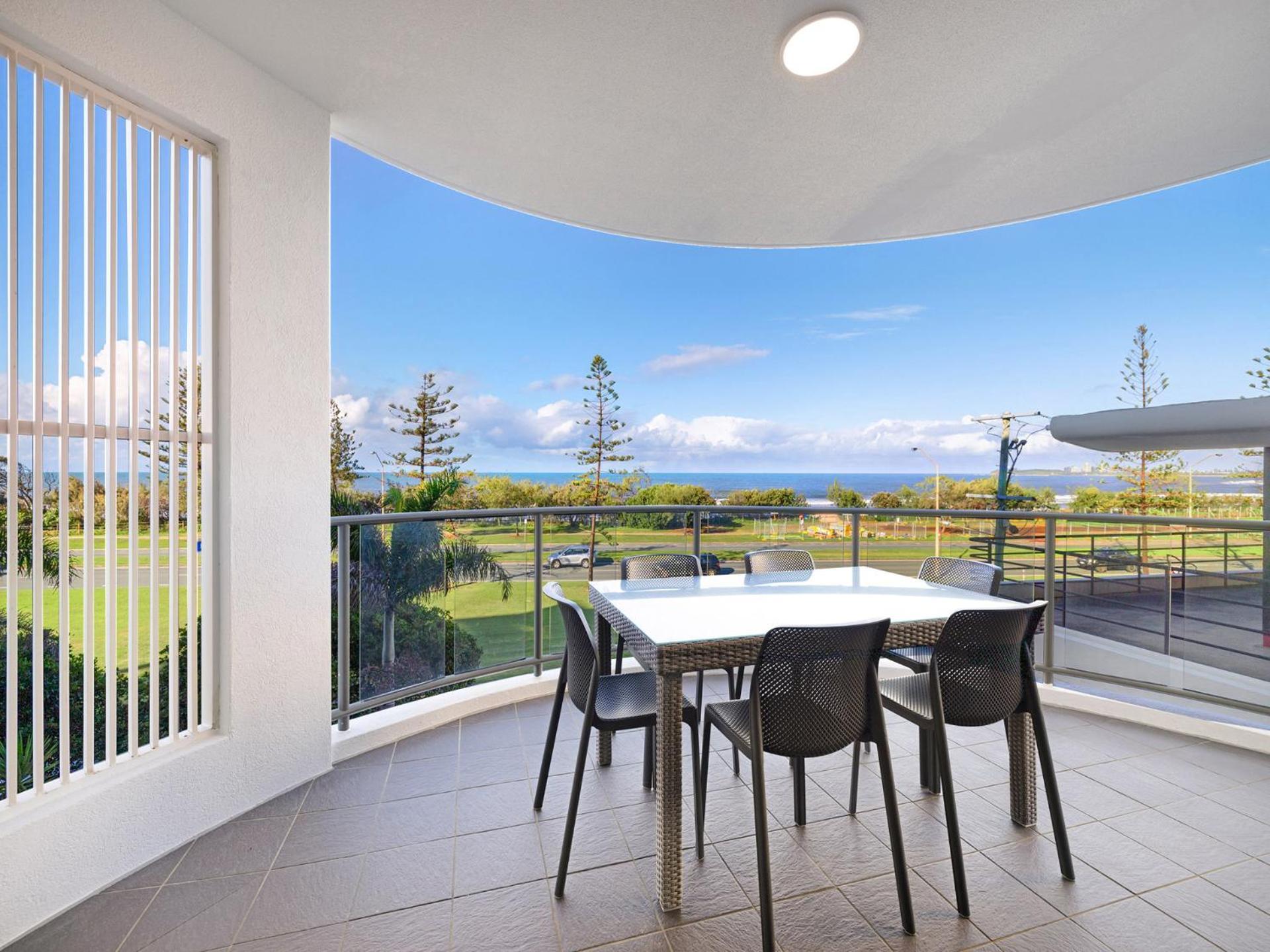 Meridian Alex Beach Apartments Alexandra Headland Exterior photo