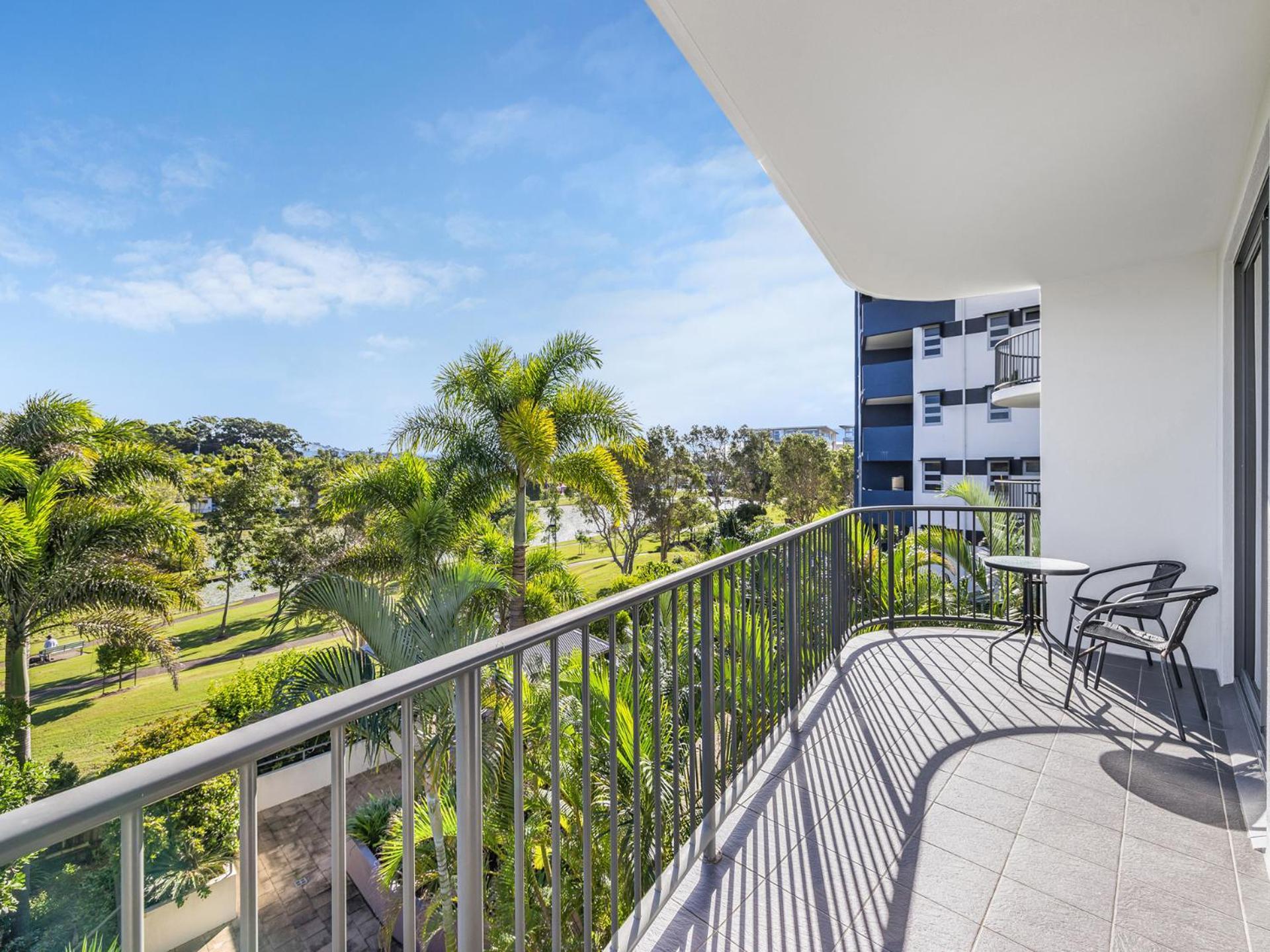 Meridian Alex Beach Apartments Alexandra Headland Exterior photo